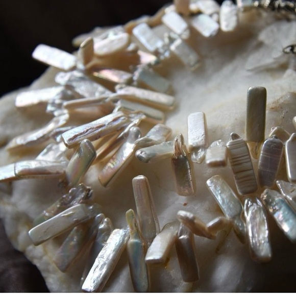 Stunning Genuine White Pearl Double Strand Necklace - Picture 5 of 9